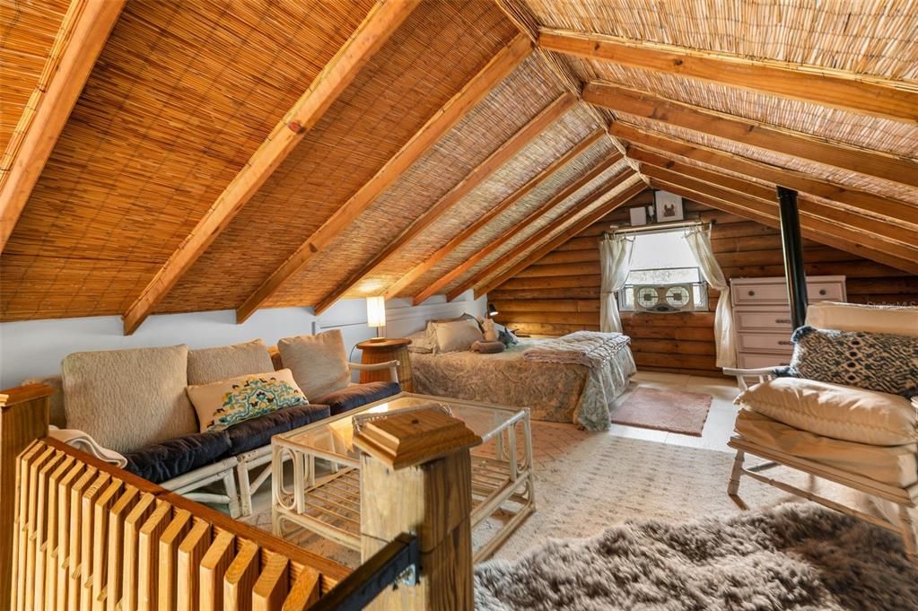 For Sale: $349,000 (2 beds, 1 baths, 1247 Square Feet)