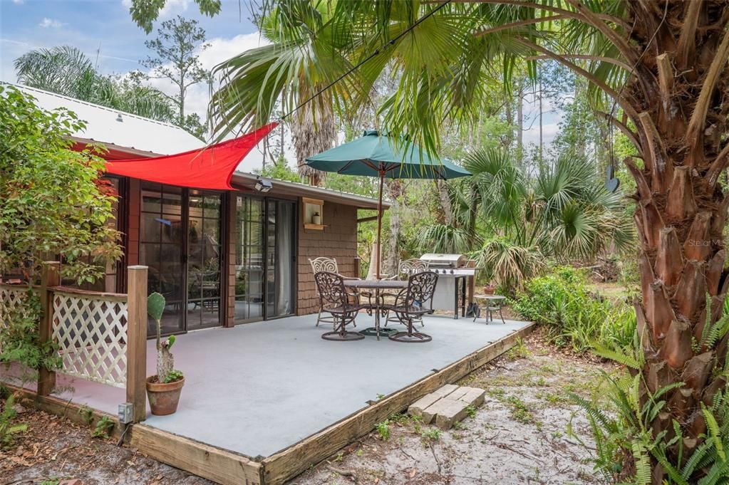 For Sale: $349,000 (2 beds, 1 baths, 1247 Square Feet)