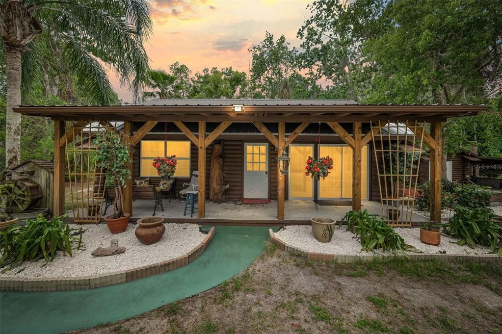 For Sale: $349,000 (2 beds, 1 baths, 1247 Square Feet)