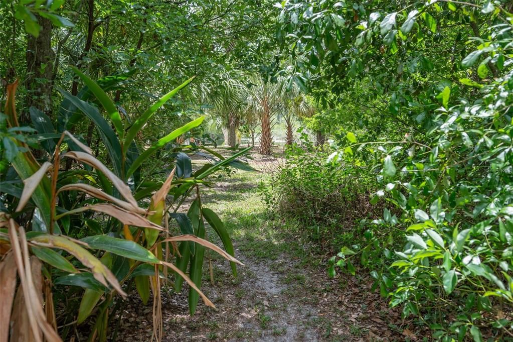 For Sale: $349,000 (2 beds, 1 baths, 1247 Square Feet)