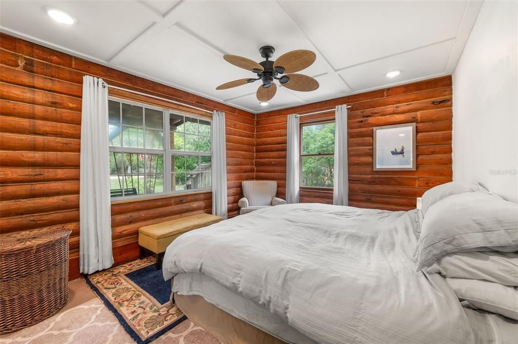 For Sale: $349,000 (2 beds, 1 baths, 1247 Square Feet)