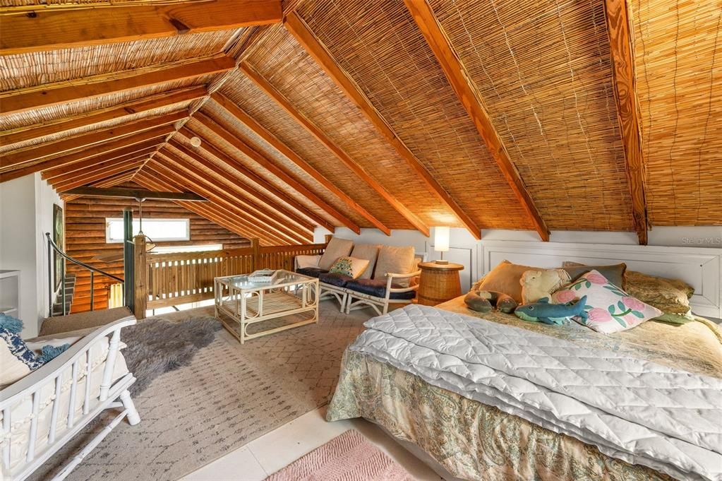 For Sale: $349,000 (2 beds, 1 baths, 1247 Square Feet)