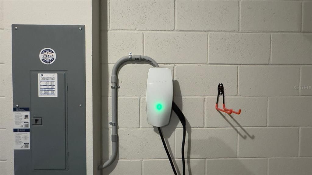 For Sale: $650,000 (3 beds, 2 baths, 2146 Square Feet)