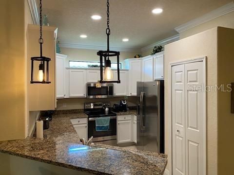 На продажу: $390,000 (2 спален, 2 ванн, 1545 Квадратных фут)