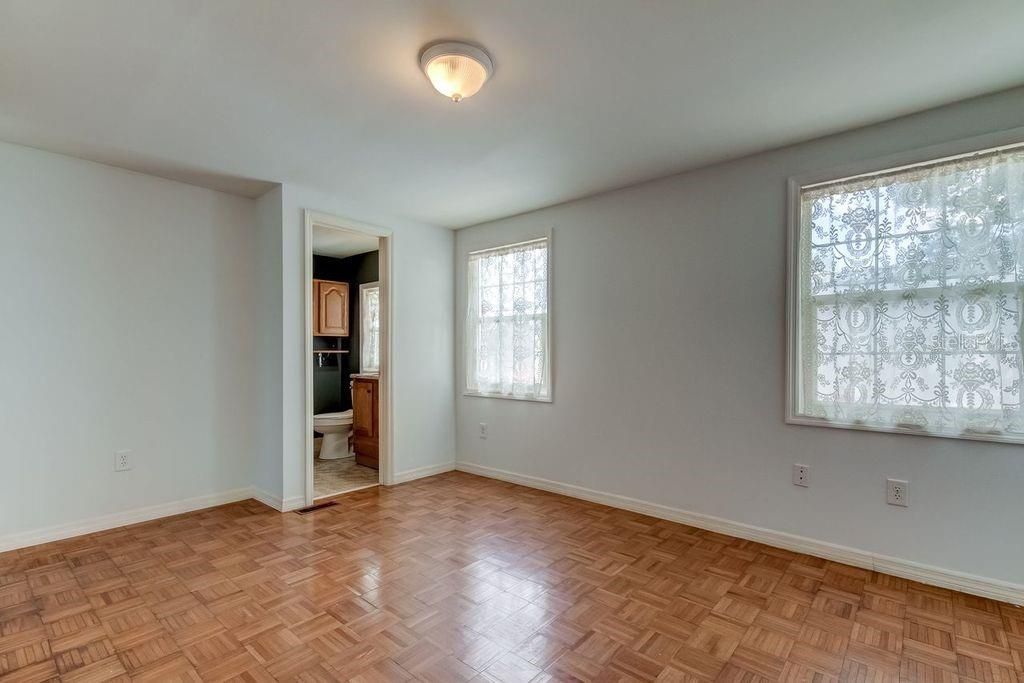 En Venta: $195,000 (2 camas, 2 baños, 1128 Pies cuadrados)