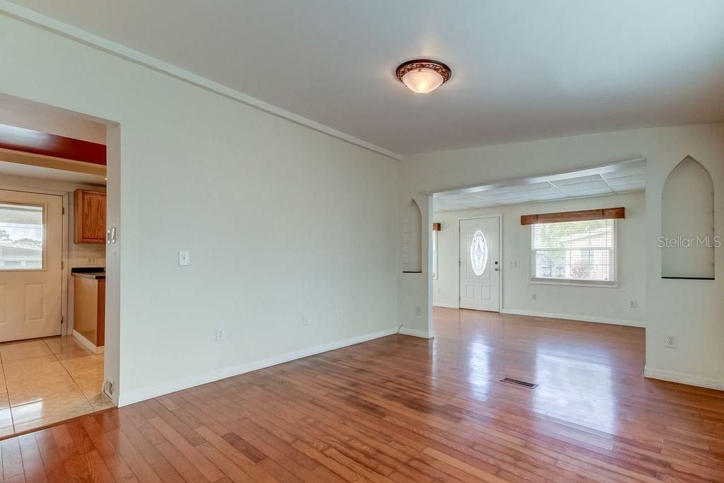 En Venta: $195,000 (2 camas, 2 baños, 1128 Pies cuadrados)