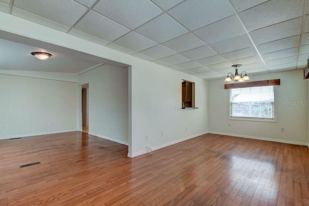 En Venta: $195,000 (2 camas, 2 baños, 1128 Pies cuadrados)