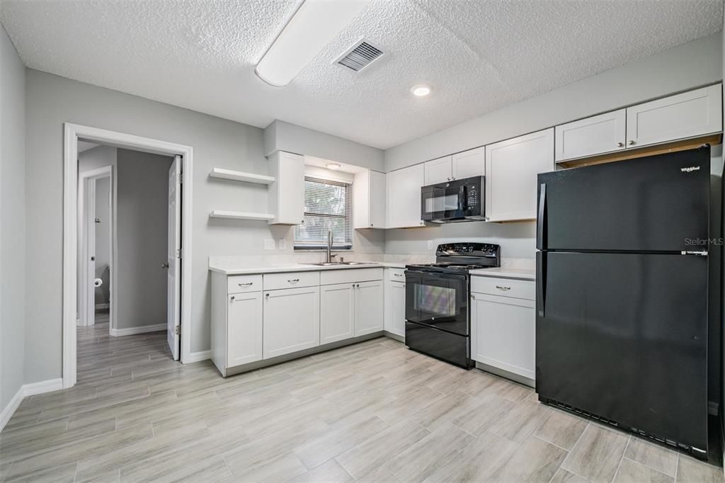 For Sale: $199,900 (3 beds, 2 baths, 1008 Square Feet)