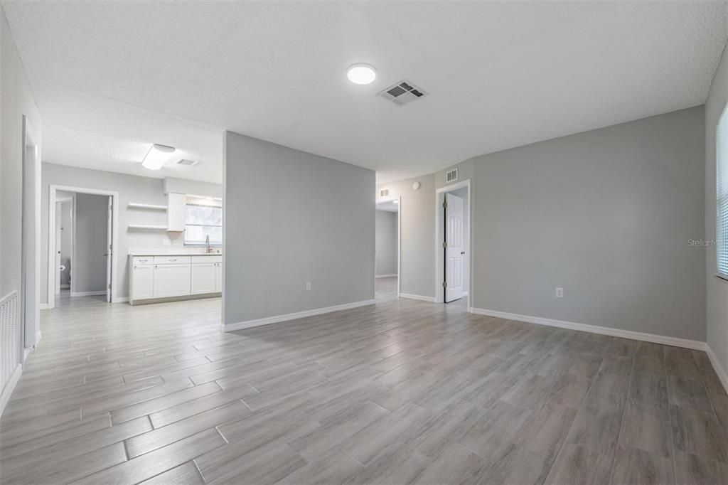 For Sale: $199,900 (3 beds, 2 baths, 1008 Square Feet)