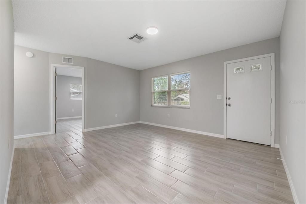 For Sale: $199,900 (3 beds, 2 baths, 1008 Square Feet)