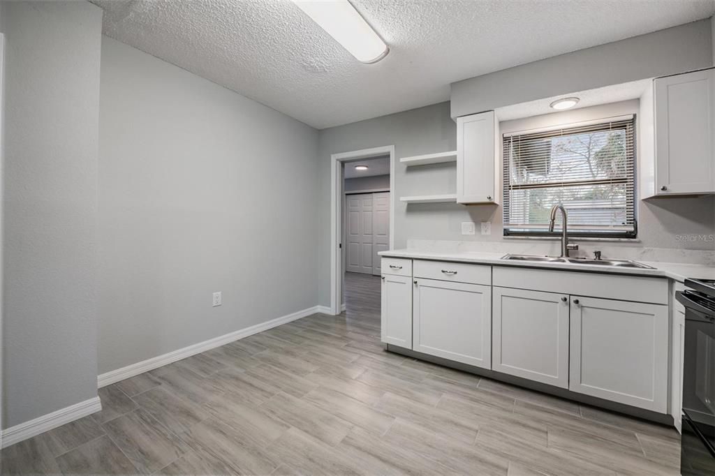 For Sale: $199,900 (3 beds, 2 baths, 1008 Square Feet)