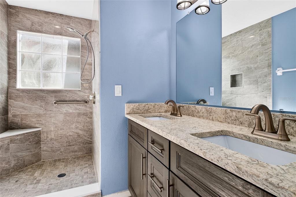 For Sale: $229,999 (3 beds, 2 baths, 1326 Square Feet)