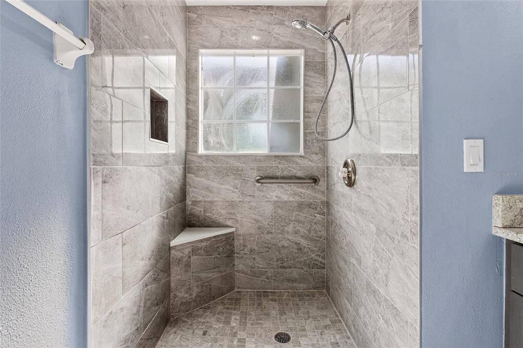 For Sale: $229,999 (3 beds, 2 baths, 1326 Square Feet)