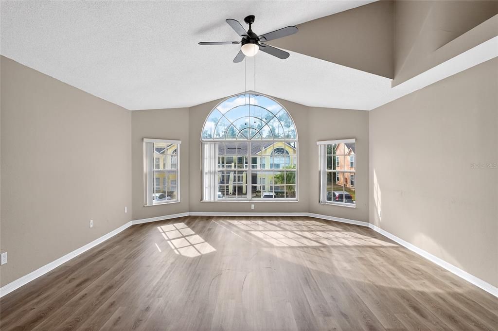 For Sale: $229,999 (3 beds, 2 baths, 1326 Square Feet)