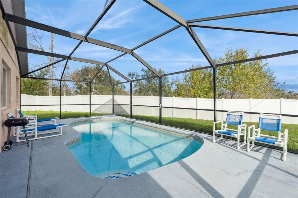 待售: $325,000 (4 贝兹, 2 浴室, 1426 平方英尺)