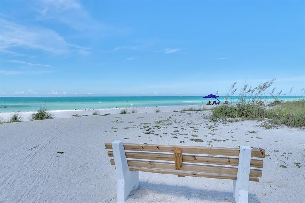 For Sale: $475,000 (2 beds, 2 baths, 1035 Square Feet)