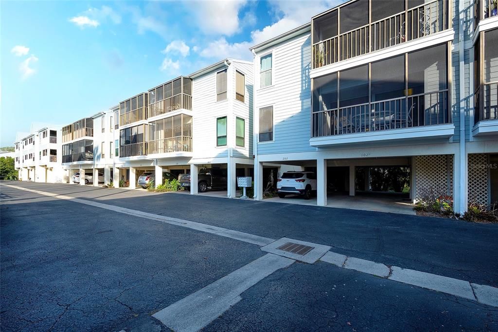 For Sale: $475,000 (2 beds, 2 baths, 1035 Square Feet)