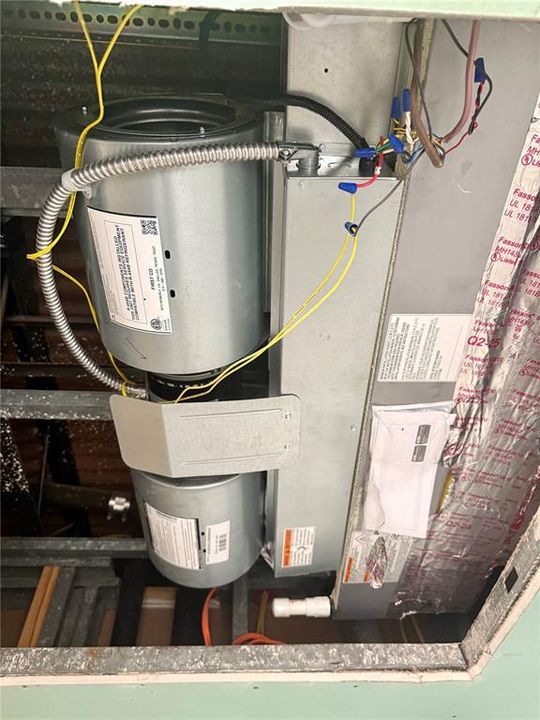 For Sale: $350,000 (1 beds, 1 baths, 430 Square Feet)