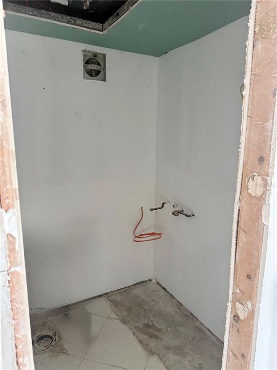 For Sale: $350,000 (1 beds, 1 baths, 430 Square Feet)