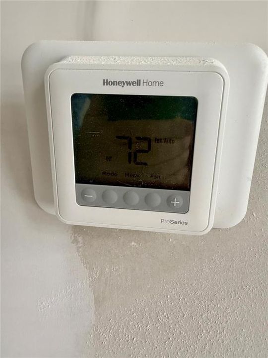 For Sale: $350,000 (1 beds, 1 baths, 430 Square Feet)