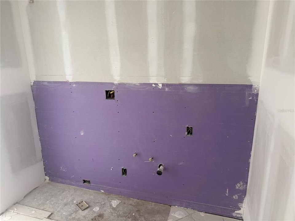 For Sale: $350,000 (1 beds, 1 baths, 430 Square Feet)