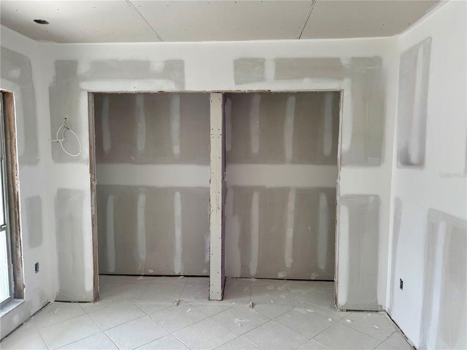 For Sale: $350,000 (1 beds, 1 baths, 430 Square Feet)