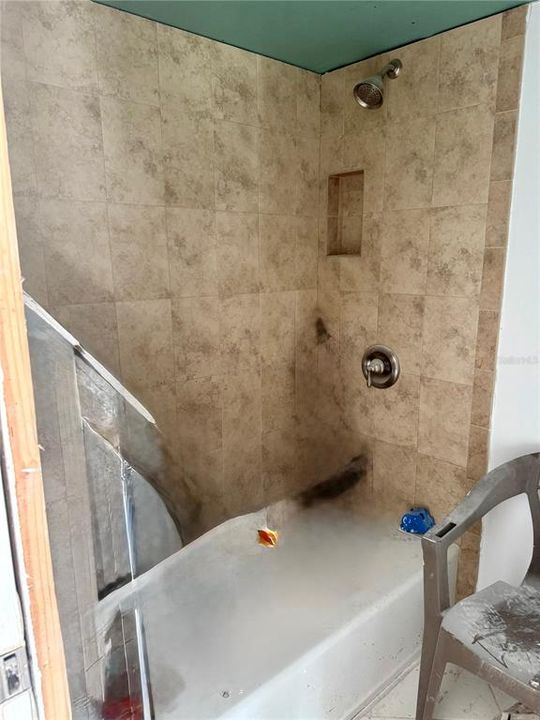 For Sale: $350,000 (1 beds, 1 baths, 430 Square Feet)