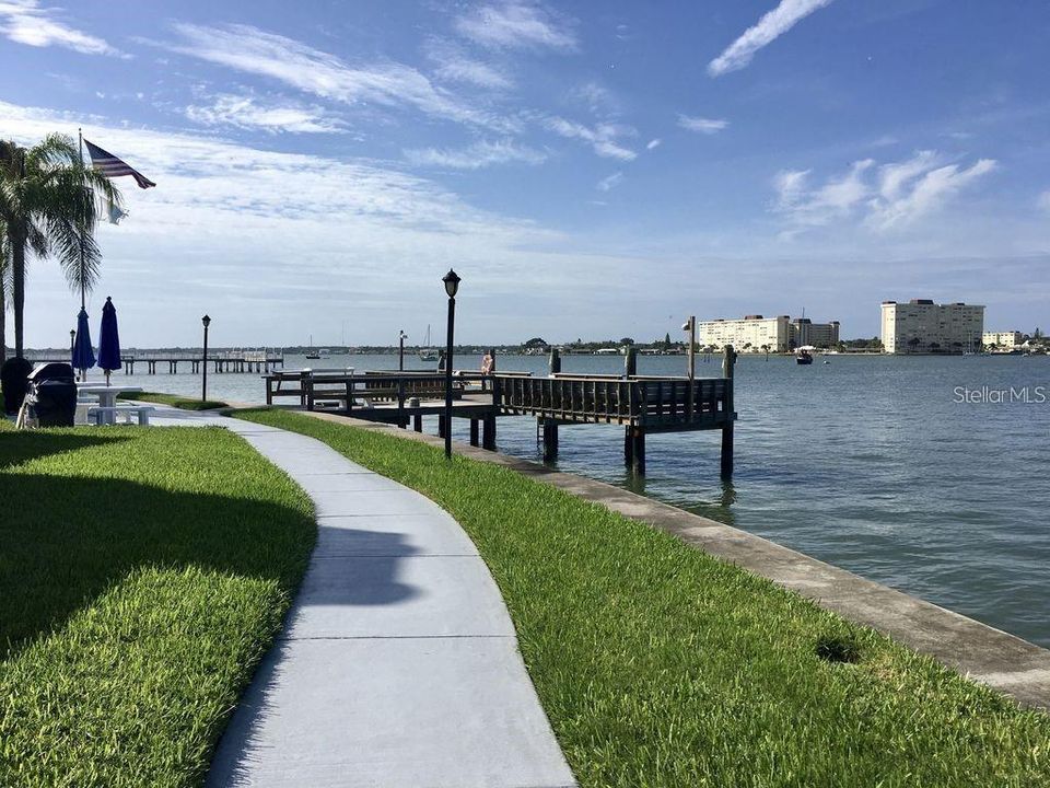 For Sale: $350,000 (1 beds, 1 baths, 430 Square Feet)