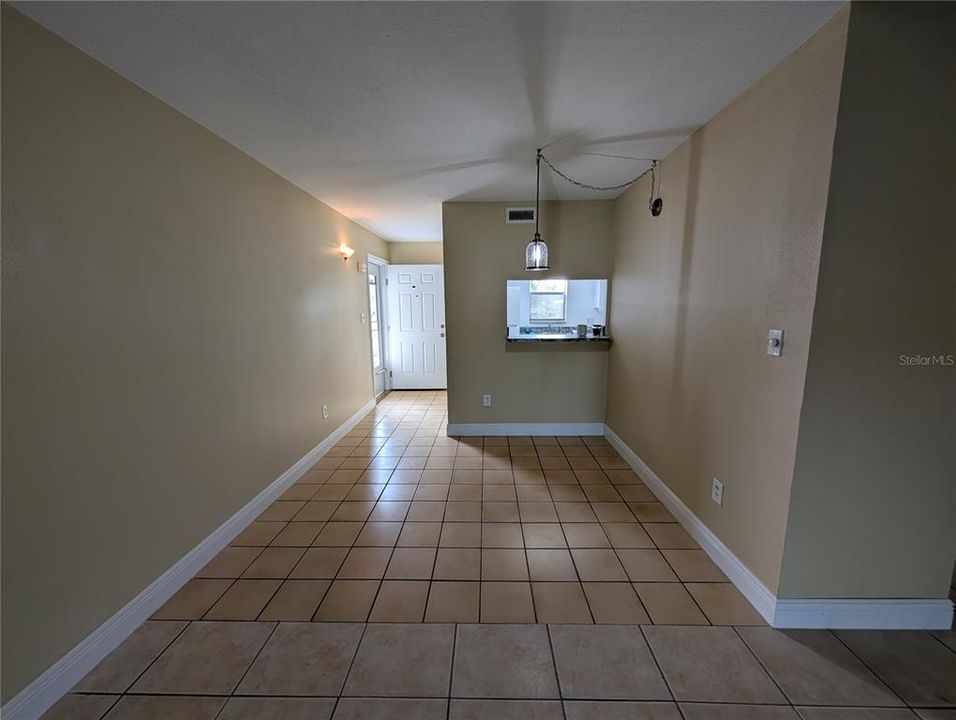 На продажу: $106,000 (2 спален, 1 ванн, 990 Квадратных фут)