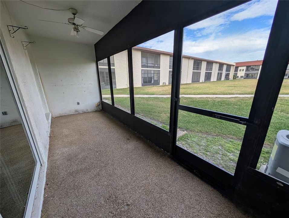 На продажу: $106,000 (2 спален, 1 ванн, 990 Квадратных фут)