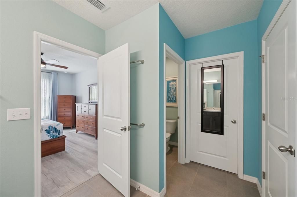 For Sale: $379,900 (4 beds, 2 baths, 1828 Square Feet)