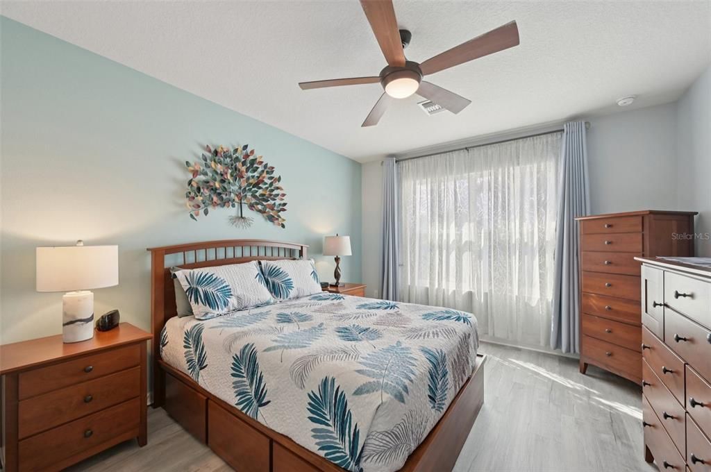 For Sale: $379,900 (4 beds, 2 baths, 1828 Square Feet)