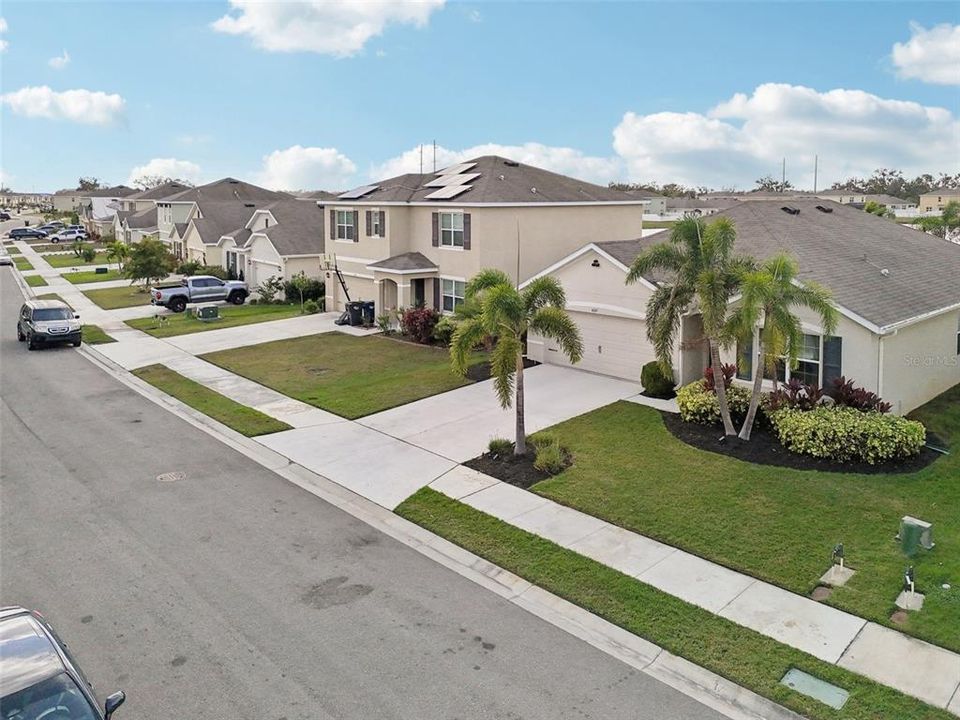 For Sale: $379,900 (4 beds, 2 baths, 1828 Square Feet)