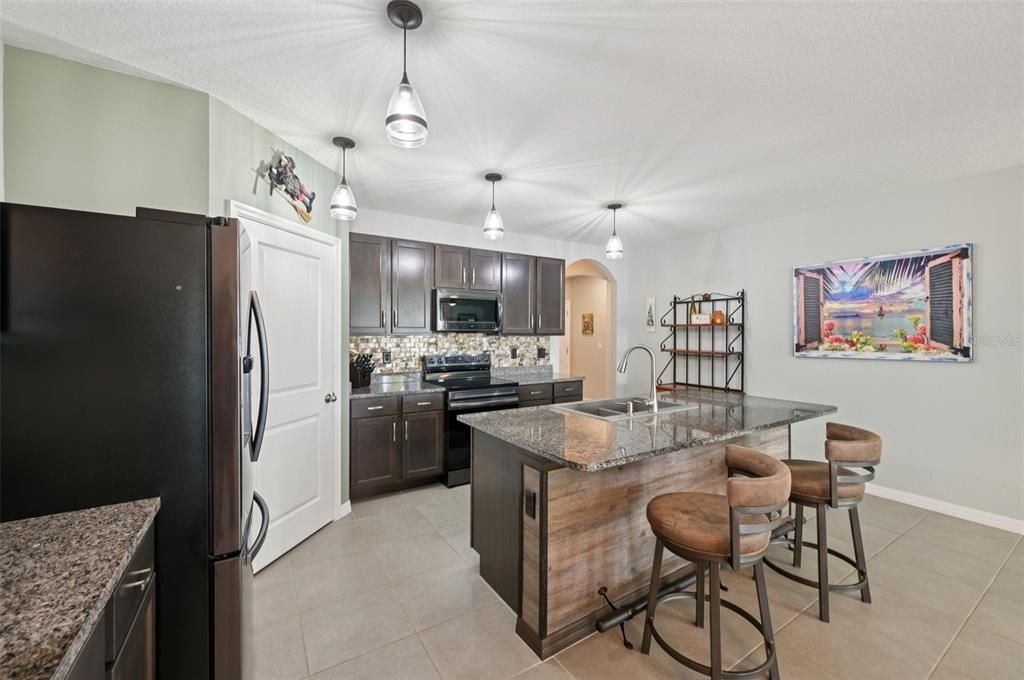 For Sale: $379,900 (4 beds, 2 baths, 1828 Square Feet)