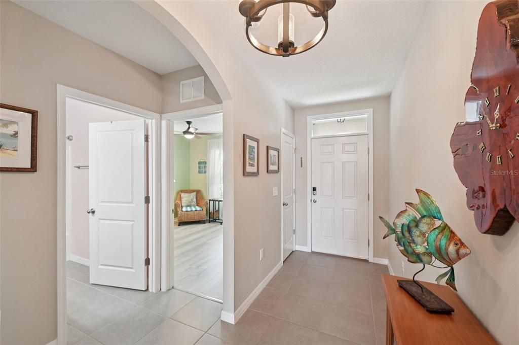 For Sale: $379,900 (4 beds, 2 baths, 1828 Square Feet)