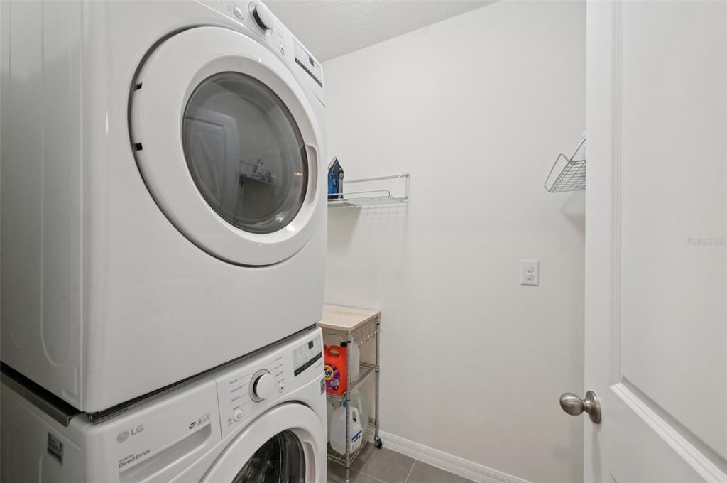 For Sale: $379,900 (4 beds, 2 baths, 1828 Square Feet)