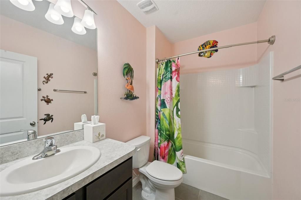 For Sale: $379,900 (4 beds, 2 baths, 1828 Square Feet)