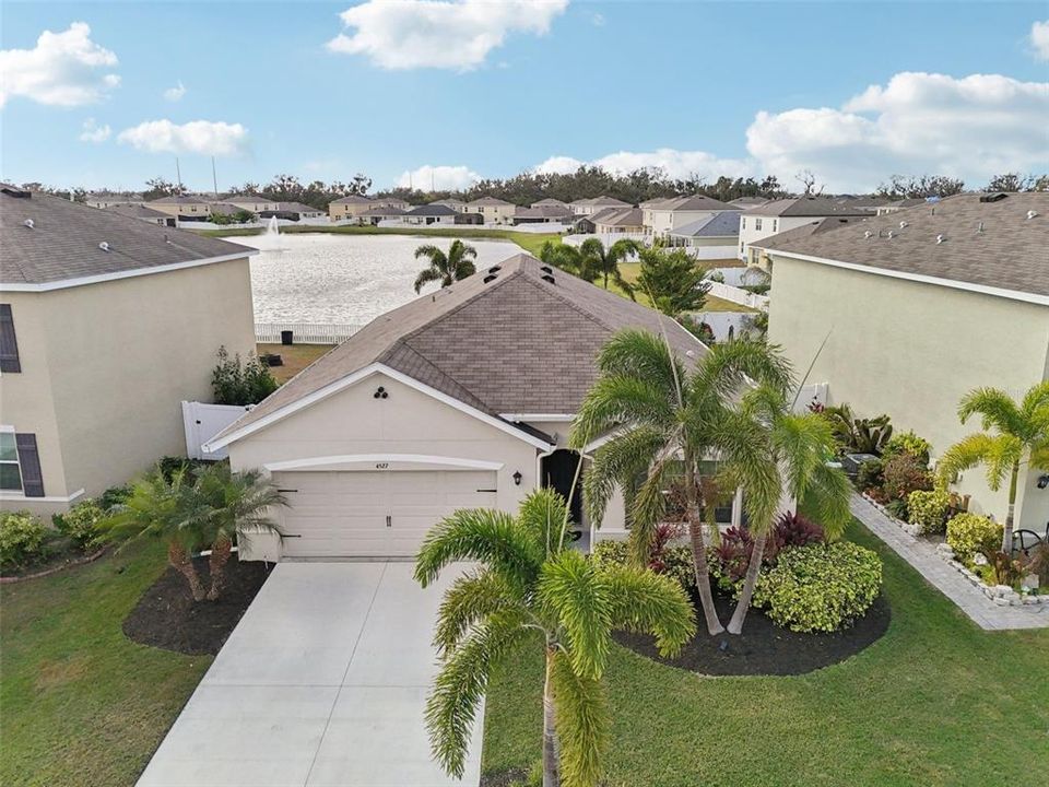 For Sale: $379,900 (4 beds, 2 baths, 1828 Square Feet)