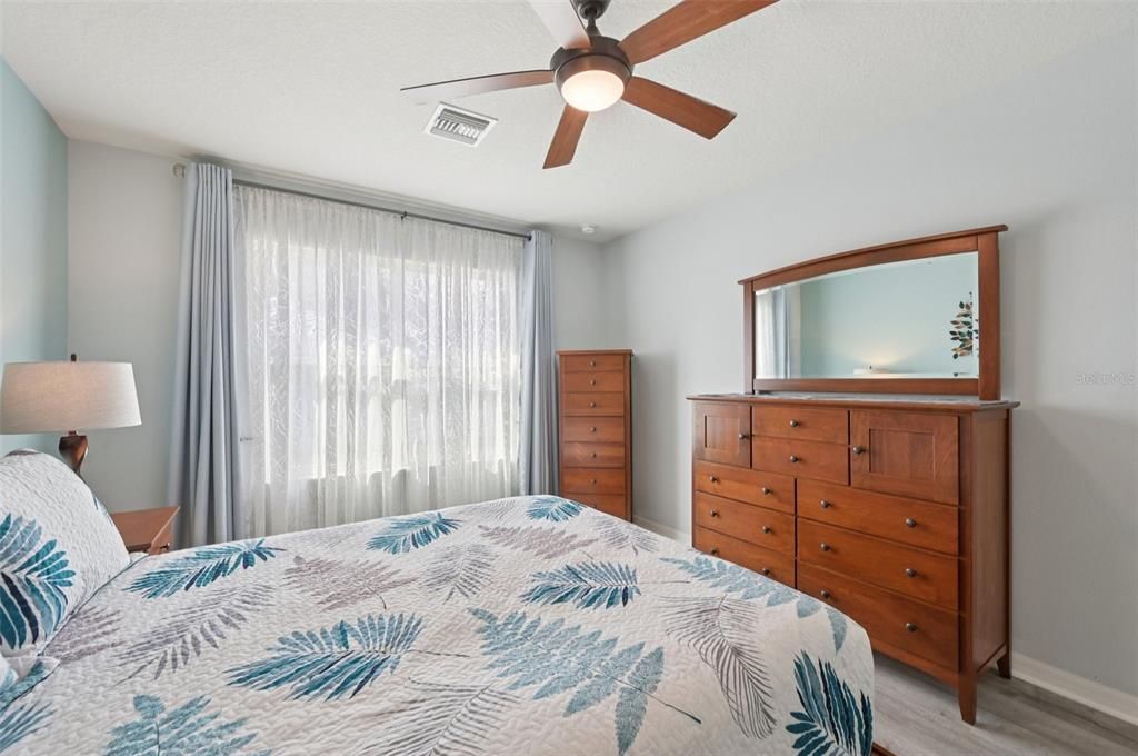 For Sale: $379,900 (4 beds, 2 baths, 1828 Square Feet)