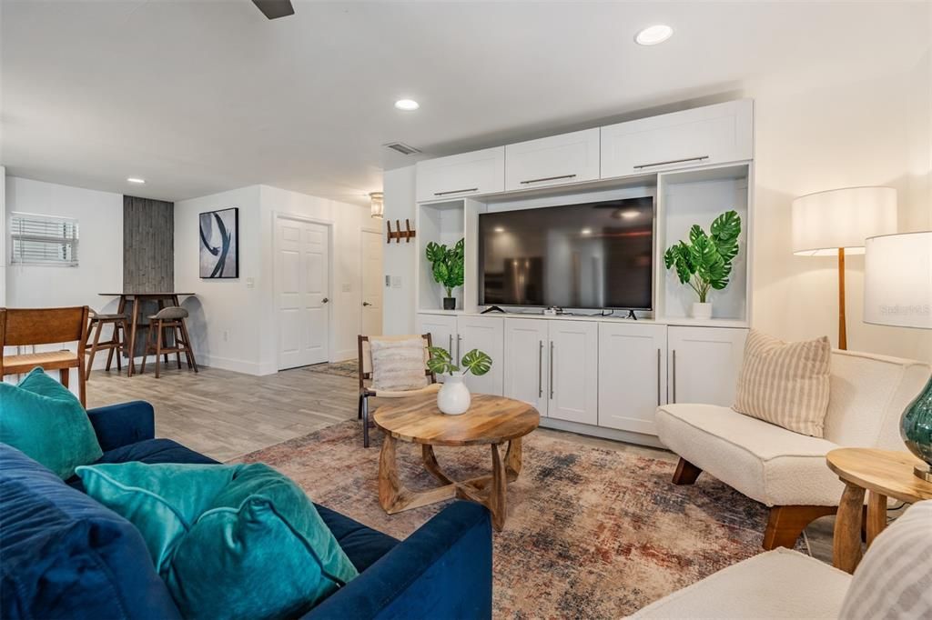 For Sale: $1,050,000 (3 beds, 2 baths, 1703 Square Feet)