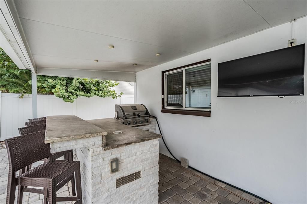 For Sale: $1,050,000 (3 beds, 2 baths, 1703 Square Feet)