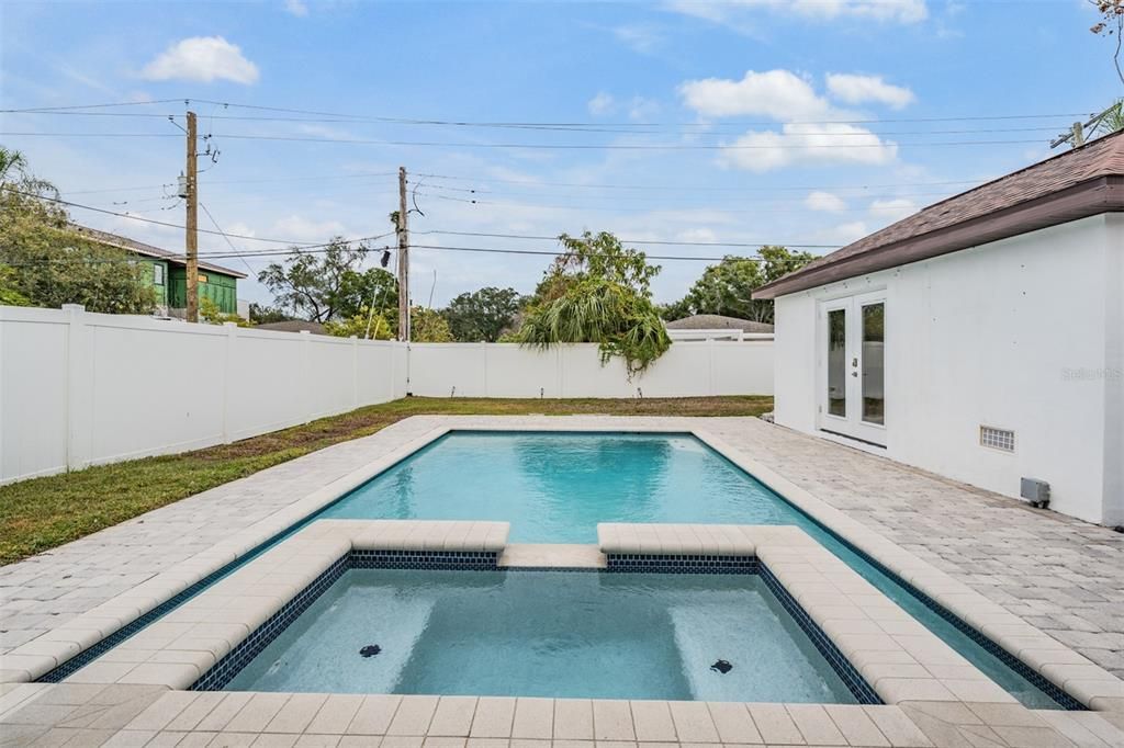 For Sale: $1,050,000 (3 beds, 2 baths, 1703 Square Feet)