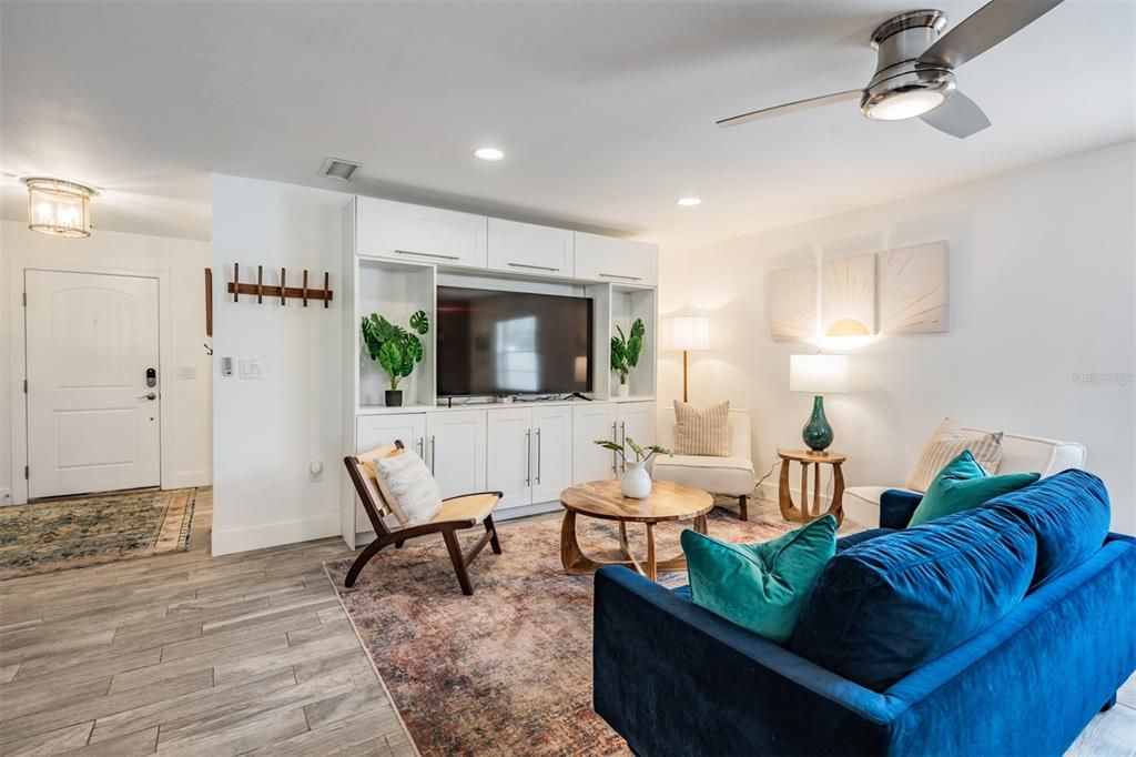 For Sale: $1,050,000 (3 beds, 2 baths, 1703 Square Feet)