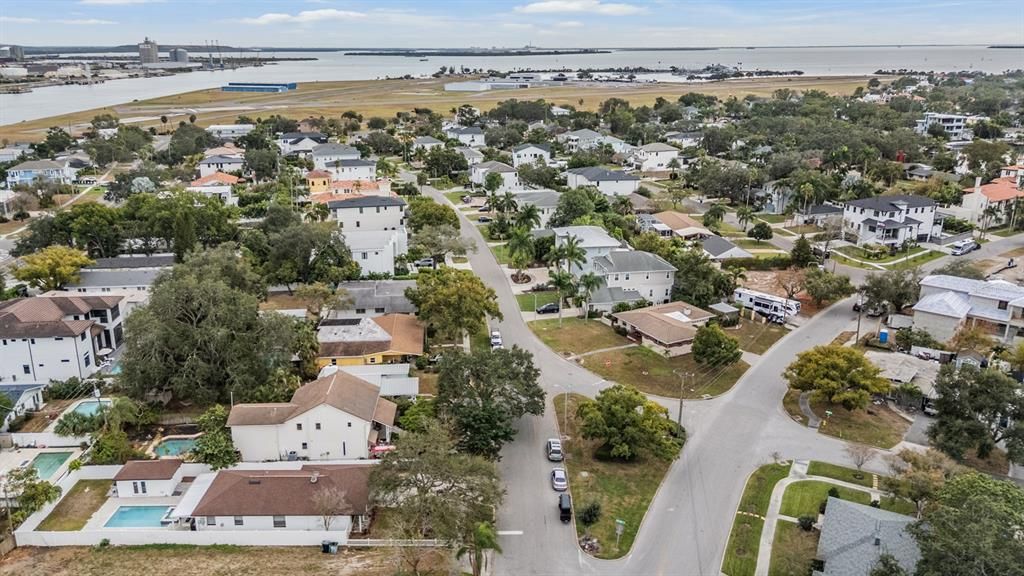 For Sale: $1,050,000 (3 beds, 2 baths, 1703 Square Feet)