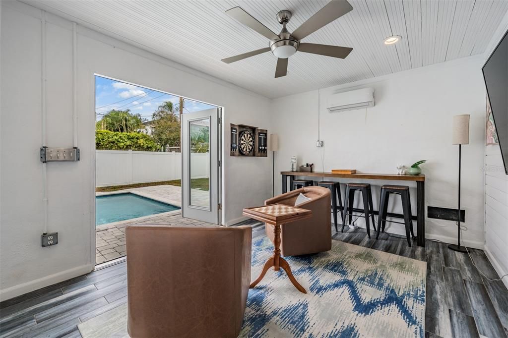 For Sale: $1,050,000 (3 beds, 2 baths, 1703 Square Feet)