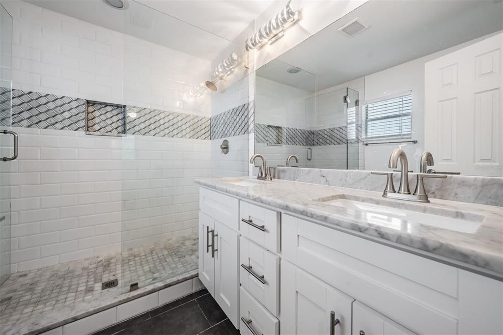 For Sale: $1,050,000 (3 beds, 2 baths, 1703 Square Feet)