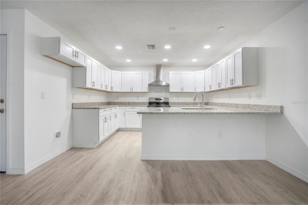 待售: $495,000 (3 贝兹, 2 浴室, 1826 平方英尺)