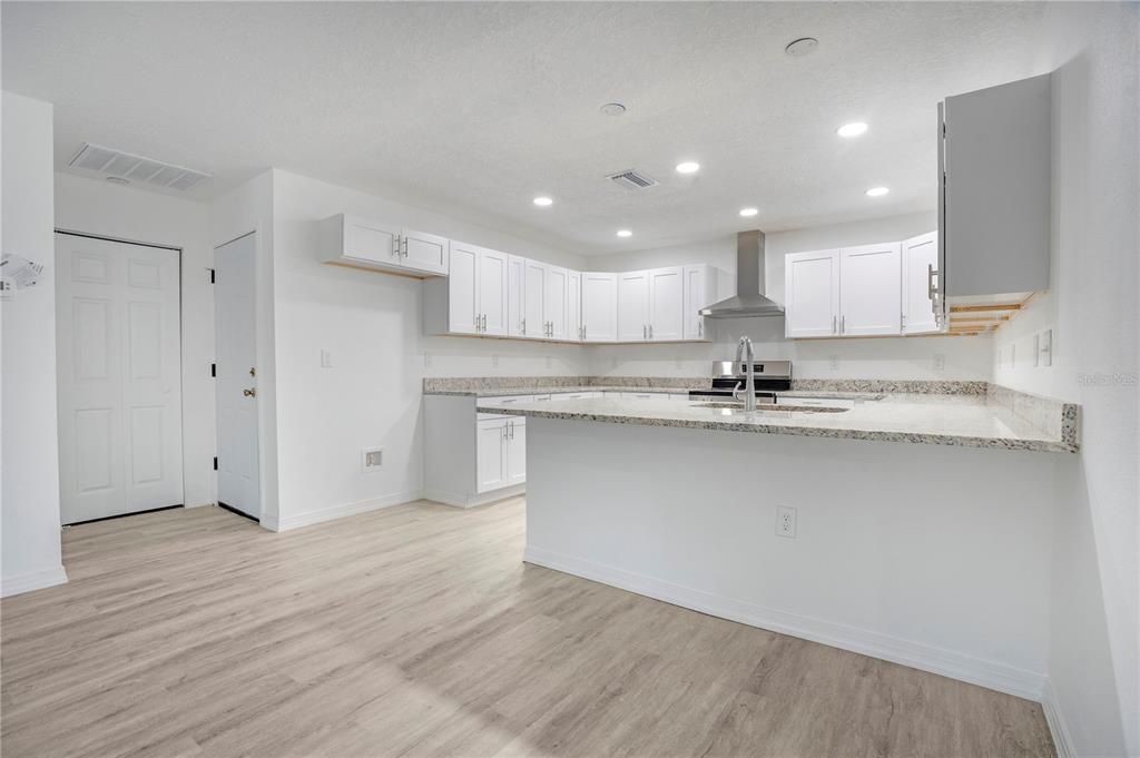 待售: $495,000 (3 贝兹, 2 浴室, 1826 平方英尺)