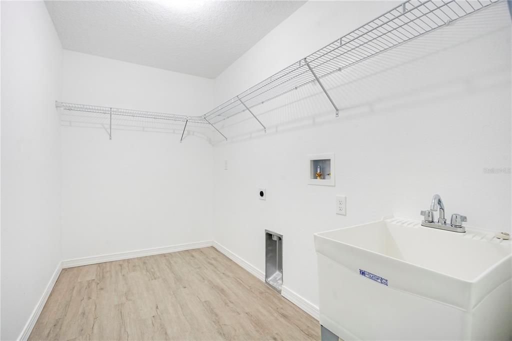 待售: $495,000 (3 贝兹, 2 浴室, 1826 平方英尺)