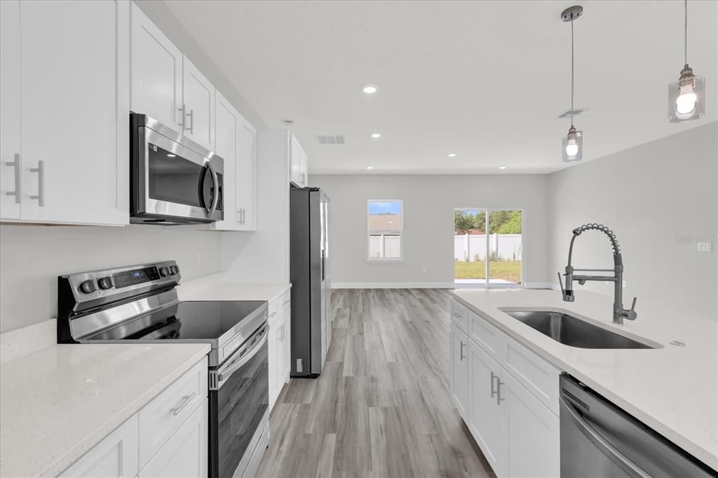 В аренду: $2,100 (4 спален, 3 ванн, 1865 Квадратных фут)